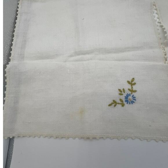 Vintage Set of 4 Ivory Ladies Handkerchiefs With Blue Embroidery Flower Crochet - Picture 4 of 11